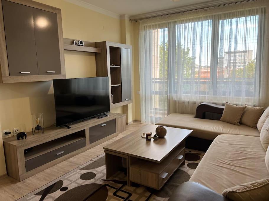 Cozy Apartment - Free Parking Plovdiv Exterior foto